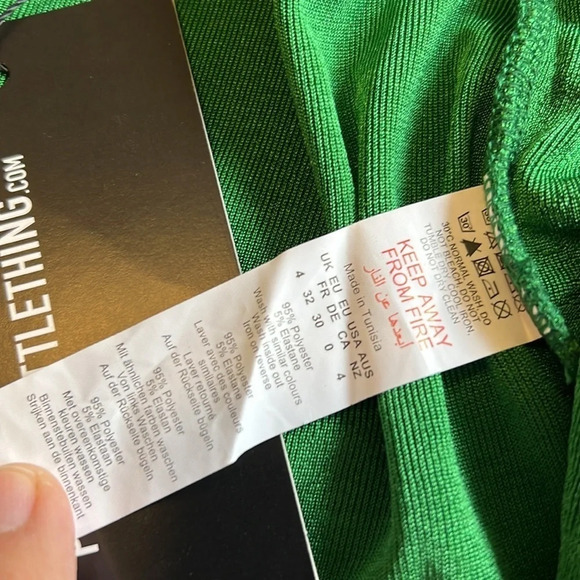 PLT PrettyLittlething Green Cross Over Halter Neck Acetate Slinky Crop Top 0 - Picture 6 of 7